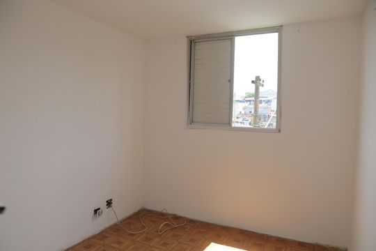 Quarto 2 de apartamento para alugar com 2 quartos, 40m² em Vila Brasil, São Paulo