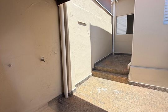 Casa à venda com 4 quartos, 200m² em Jardim dos Oliveiras, Campinas