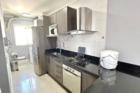 Cozinha de apartamento à venda com 2 quartos, 49m² em Jardim Flor da Montanha, Guarulhos