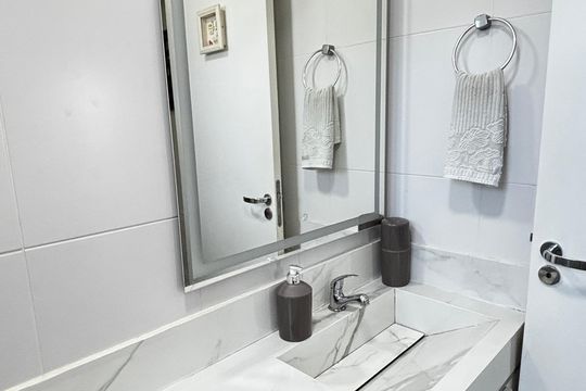 Banheiro de apartamento à venda com 2 quartos, 56m² em Vila Alto de Santo Andre, Santo André