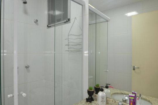Banheiro Social de apartamento para alugar com 2 quartos, 64m² em Praça Seca, Rio de Janeiro
