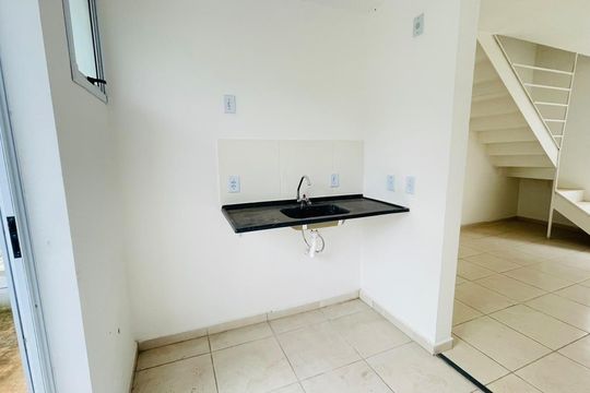 Cozinha de casa de condomínio para alugar com 2 quartos, 60m² em Bairro Jardim Nossa Senhora das Graças, Cotia