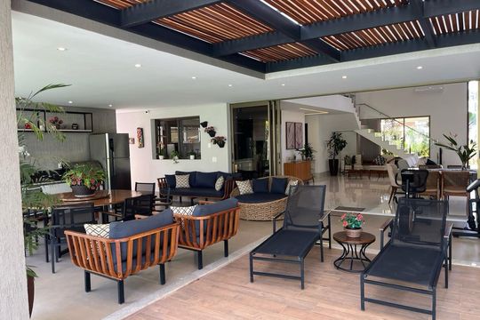 Área externa de casa de condomínio à venda com 4 quartos, 460m² em Portal do Sol, Contagem