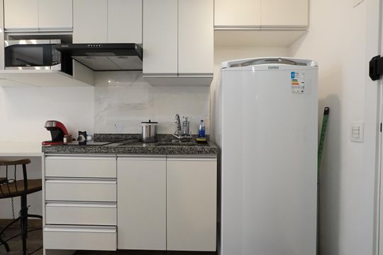 Cozinha de kitnet/studio à venda com 1 quarto, 28m² em Liberdade, São Paulo