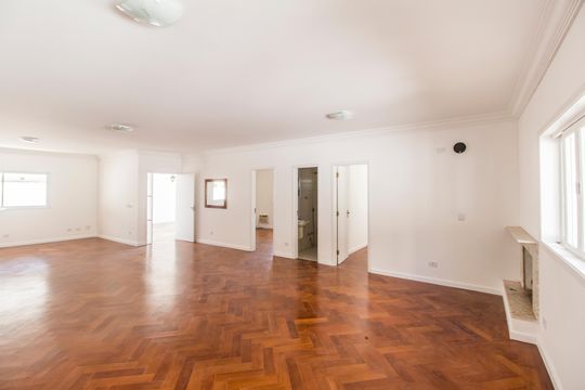 Sala  de casa de condomínio para alugar com 6 quartos, 560m² em Alphaville Residencial Um, Barueri