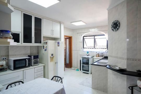 Cozinha  de apartamento à venda com 3 quartos, 140m² em Santa Paula, São Caetano do Sul