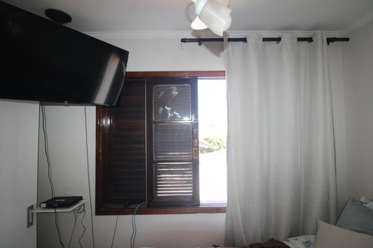 Casa à venda com 3 quartos, 110m² em Vila Santa Maria, São Paulo