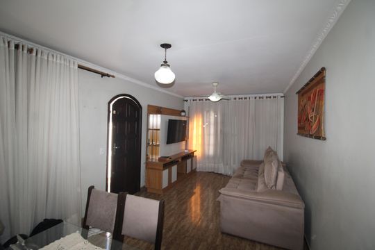 Casa à venda com 3 quartos, 110m² em Vila Santa Maria, São Paulo