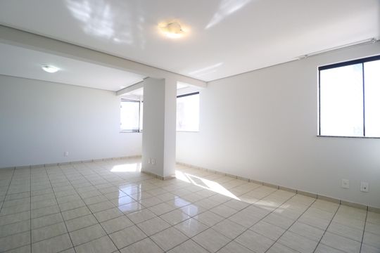 Sala de apartamento para alugar com 3 quartos, 130m² em Nossa Senhora Aparecida, Uberlândia