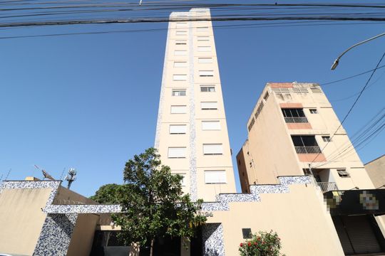 Fachada de apartamento para alugar com 3 quartos, 130m² em Nossa Senhora Aparecida, Uberlândia