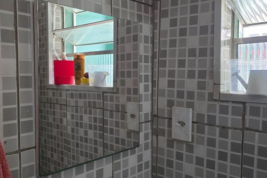 Banheiro  / Edícula  de casa à venda com 6 quartos, 300m² em Jardim Tranquilidade, Guarulhos