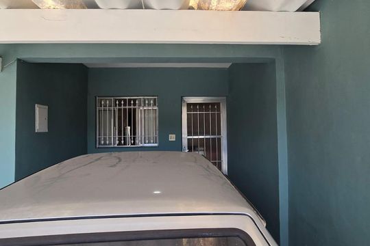 Garagem Casa 02 de casa à venda com 6 quartos, 300m² em Jardim Tranquilidade, Guarulhos