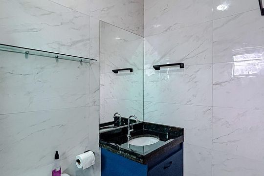 Banheiro de apartamento para alugar com 1 quarto, 33m² em Vila Carrão, São Paulo