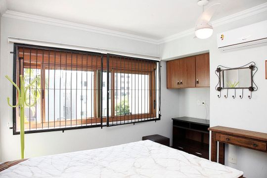 Quarto de apartamento para alugar com 1 quarto, 60m² em Auxiliadora, Porto Alegre