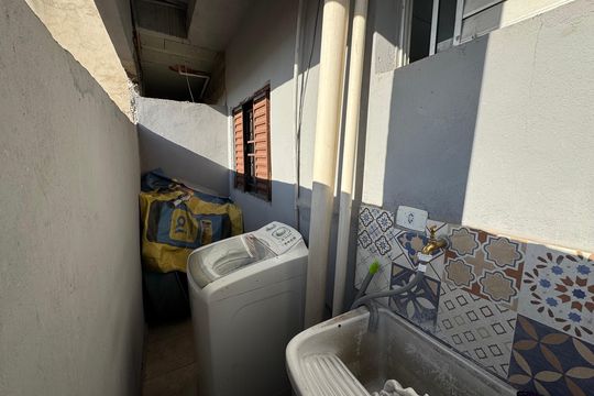 Área de Serviço de casa para alugar com 2 quartos, 90m² em Conceicao, Osasco