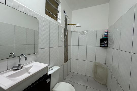 Banheiro de casa para alugar com 2 quartos, 90m² em Conceicao, Osasco