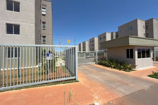 Fachada  de apartamento para alugar com 2 quartos, 45m² em Sol Nascente, Brasília