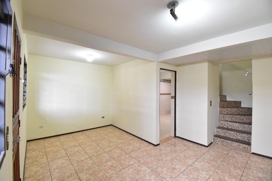 Casa para alugar com 3 quartos, 100m² em Cajuru, Curitiba