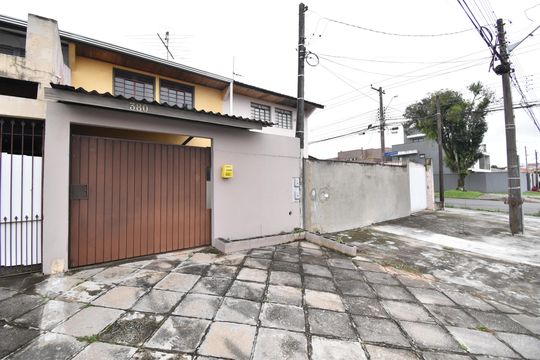 Fachada de casa para alugar com 3 quartos, 100m² em Cajuru, Curitiba