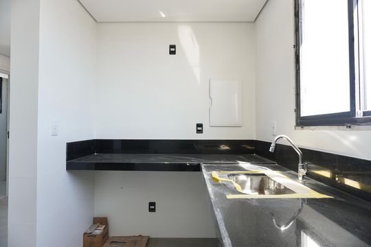 Cozinha de apartamento à venda com 3 quartos, 117m² em Calafate, Belo Horizonte