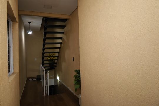 Corredor de casa para alugar com 3 quartos, 100m² em Conjunto Habitacional Sitio Conceicao, São Paulo