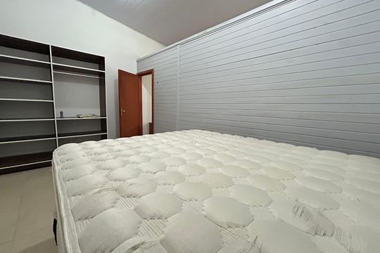 Quarto de casa de condomínio para alugar com 1 quarto, 32m² em Rio Tavares, Florianópolis
