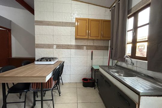 Cozinha de casa de condomínio para alugar com 1 quarto, 32m² em Rio Tavares, Florianópolis