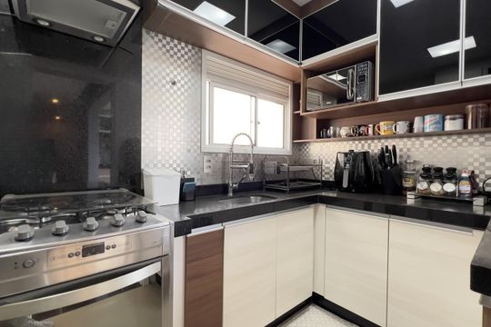 Cozinha de apartamento à venda com 2 quartos, 84m² em Vila Santo Antonio, Guarulhos