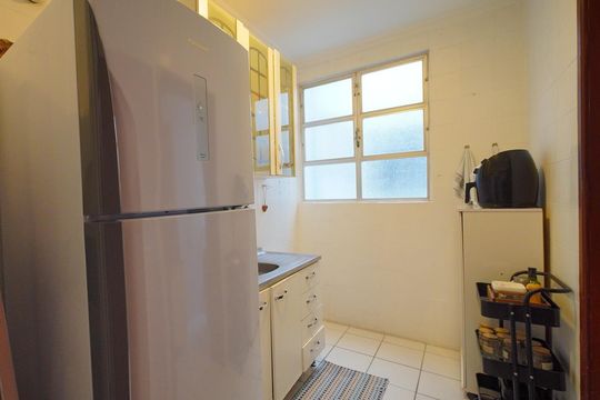 Cozinha  de apartamento para alugar com 1 quarto, 43m² em Coqueiros, Florianópolis
