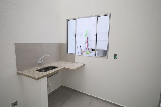 Sala/Cozinha de casa para alugar com 1 quarto, 45m² em Santo Antônio, Osasco