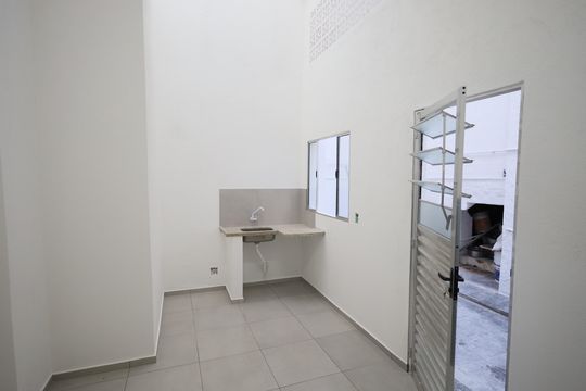 Sala/Cozinha de casa para alugar com 1 quarto, 45m² em Santo Antônio, Osasco