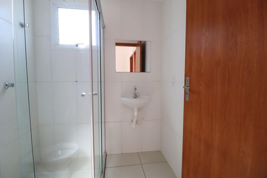 Banheiro Social de apartamento para alugar com 2 quartos, 55m² em Morumbi, Uberlândia