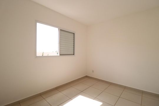 Quarto 1 de apartamento para alugar com 2 quartos, 55m² em Morumbi, Uberlândia