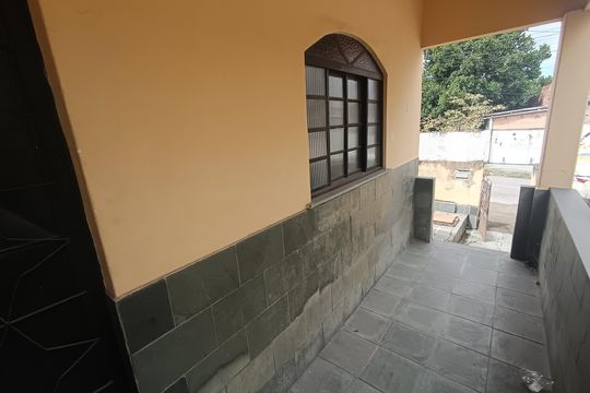 Área externa de casa para alugar com 1 quarto, 40m² em São Miguel, São Gonçalo