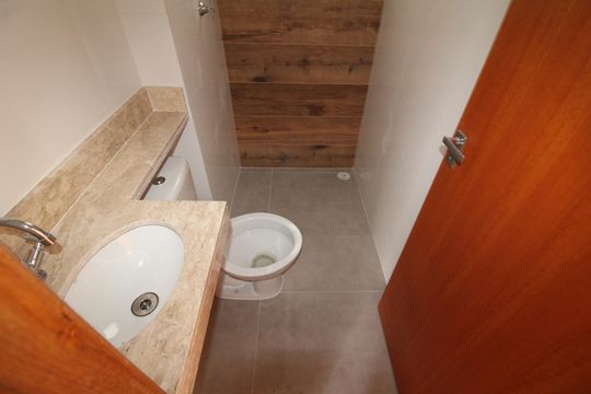 Banheiro de apartamento à venda com 1 quarto, 28m² em Jardim São Paulo, São Paulo