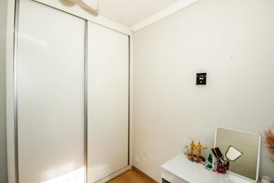 Quarto 2 de apartamento para alugar com 4 quartos, 100m² em São João Batista, Belo Horizonte