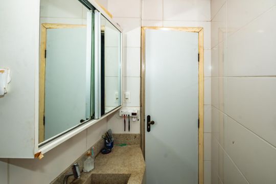 Apartamento para alugar com 4 quartos, 100m² em São João Batista, Belo Horizonte