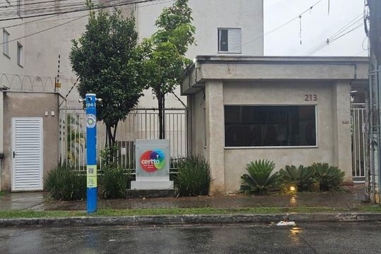 Fachada de apartamento para alugar com 2 quartos, 42m² em Jardim Nélia, Ferraz de Vasconcelos