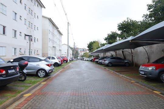 Área comum - Estacionamento de apartamento para alugar com 2 quartos, 42m² em Jardim Nélia, Ferraz de Vasconcelos