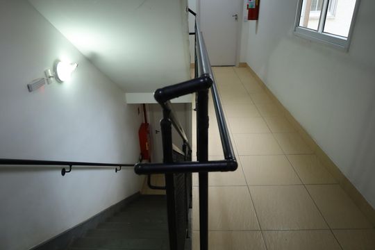 Área comum - Saguão do andar de apartamento para alugar com 2 quartos, 42m² em Jardim Nélia, Ferraz de Vasconcelos