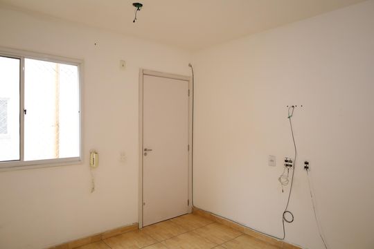 Sala de apartamento para alugar com 2 quartos, 42m² em Jardim Nélia, Ferraz de Vasconcelos