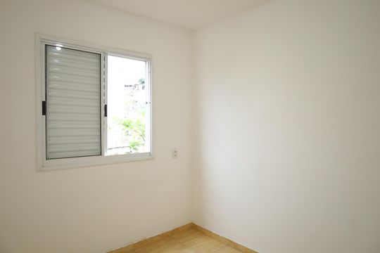 Quarto 1 de apartamento para alugar com 2 quartos, 42m² em Jardim Nélia, Ferraz de Vasconcelos