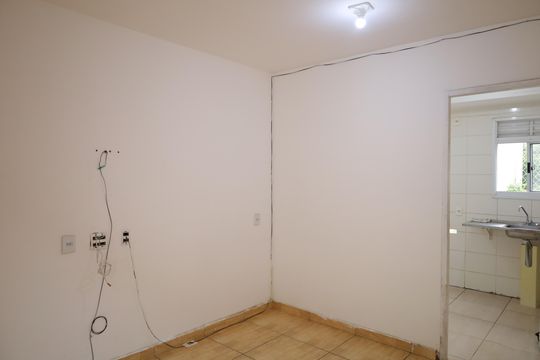 Apartamento para alugar com 2 quartos, 42m² em Jardim Nélia, Ferraz de Vasconcelos