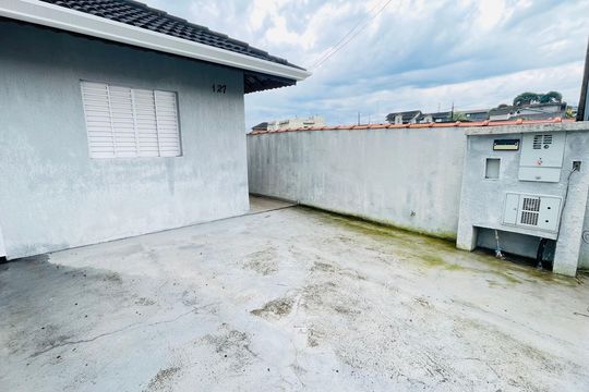 Garagem de casa para alugar com 3 quartos, 97m² em Aguassai, Cotia