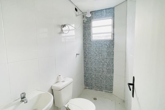 Banheiro de casa para alugar com 3 quartos, 97m² em Aguassai, Cotia