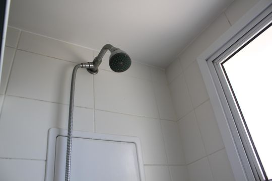 Banheiro Social de apartamento para alugar com 3 quartos, 109m² em Jardim Arpoador, São Paulo
