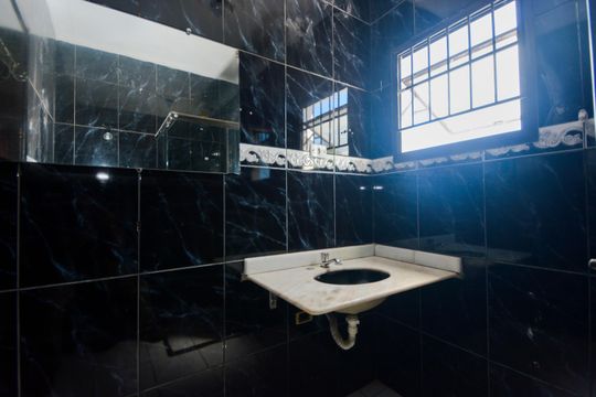 Banheiro de casa para alugar com 2 quartos, 100m² em Vila Capitao Rabelo, Guarulhos