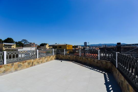 Varanda de casa para alugar com 2 quartos, 100m² em Vila Capitao Rabelo, Guarulhos