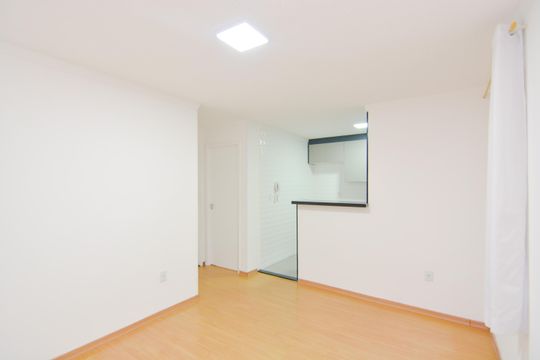 Sala de apartamento para alugar com 2 quartos, 40m² em Água Chata, Guarulhos