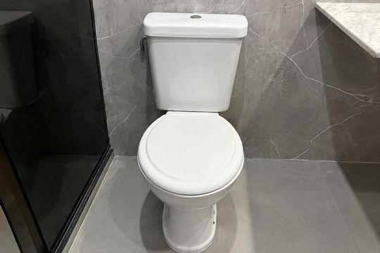 Banheiro de apartamento para alugar com 1 quarto, 93m² em Pituba, Salvador